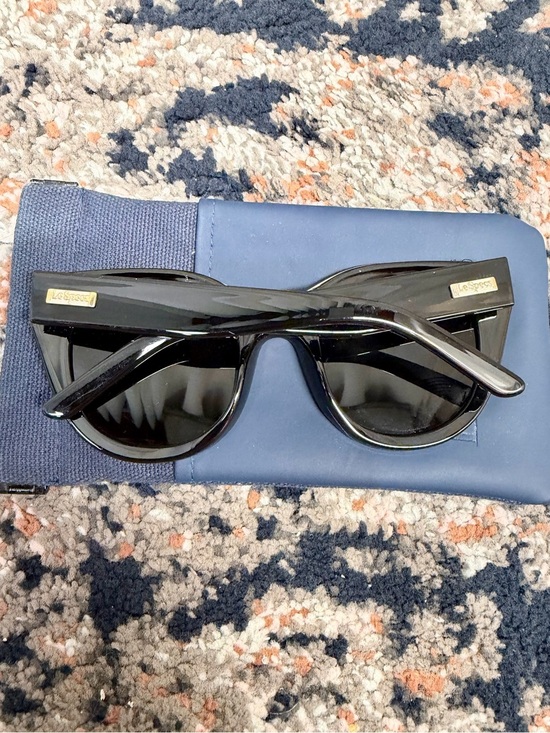 Le Specs ‘Air Heart’ Oversized Cat Eye Sunglasses in Black & Gold Celeb Favorite main image 14